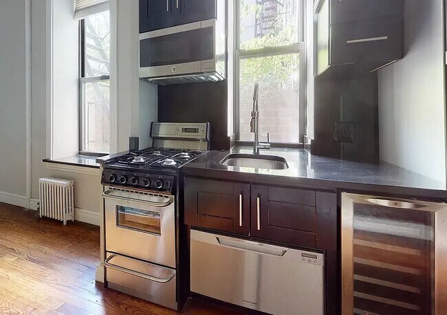 Building Photo - 410 East 13th Street