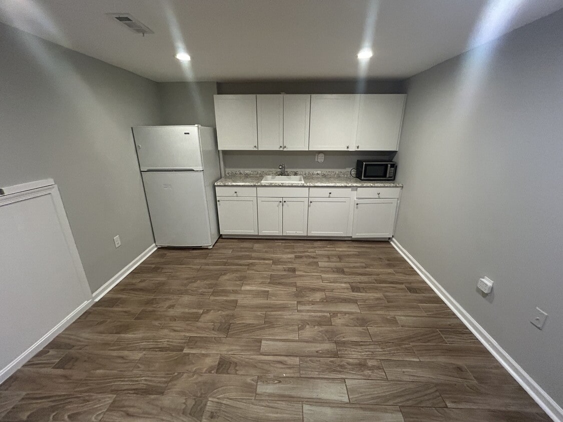 Building Photo - 32 Bickel Ct