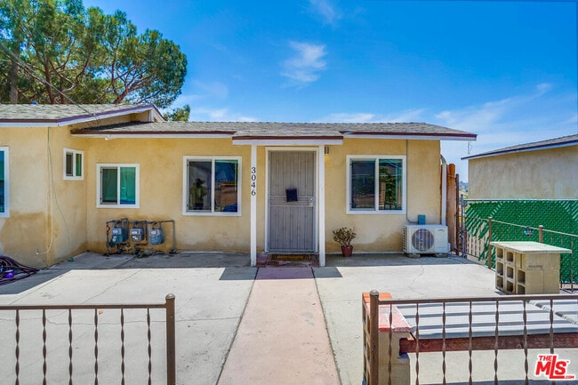 Foto del edificio - 3046 Chadwick Dr