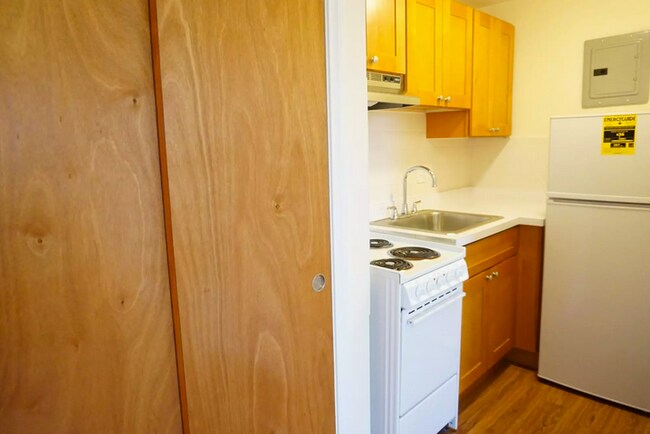 Foto del edificio - 172 N Beacon St