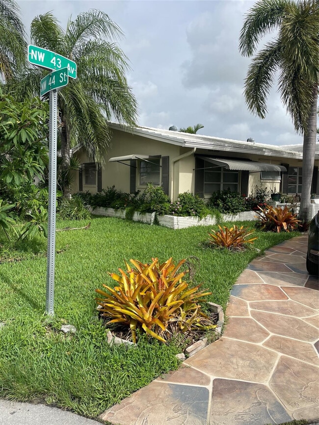 Foto del edificio - 4401 NW 43rd Ave