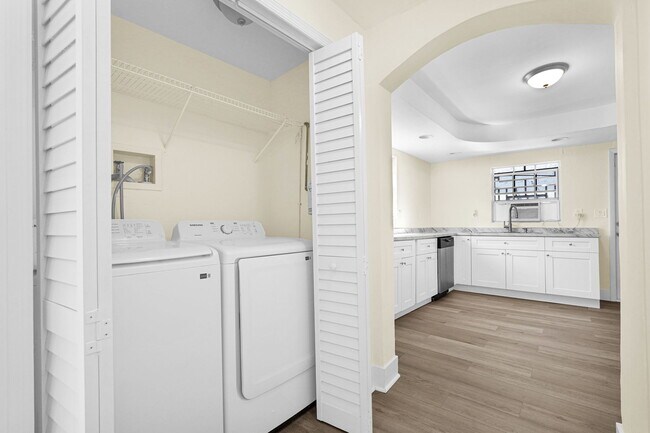 Foto del edificio - 511 NW 44th St