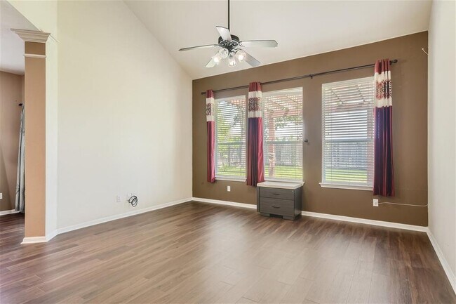 Foto del edificio - 1504 Weatherford Dr