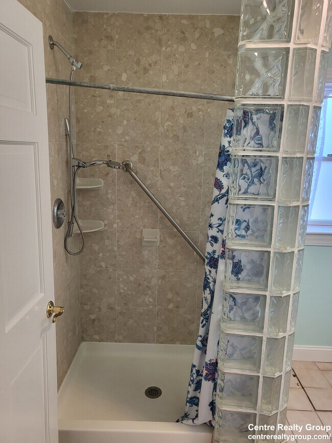 Building Photo - 16 Webster Pl