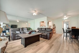 Building Photo - 146 Mansfield D