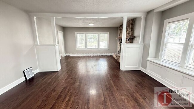 Foto del edificio - Charming 4-Bed, 2-Bath Home with Beautiful...