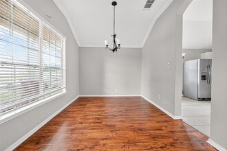 Building Photo - 5615 Brookhollow Oaks Trail