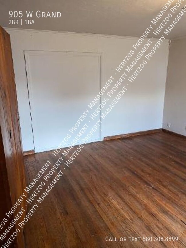 Building Photo - $650 Rent / 2 Bedroom / 1 Bathroom Rental ...