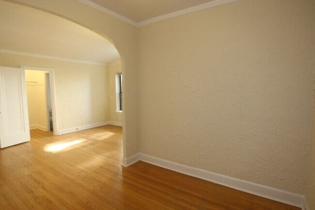 Foto del edificio - 539 W Arlington Pl