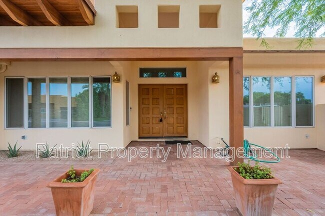 Foto del edificio - 7024 E Orange Blossom Ln