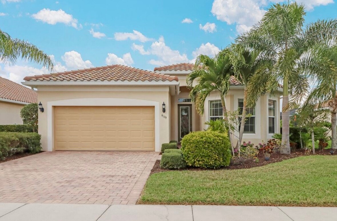 Foto principal - 9179 Flint Ct