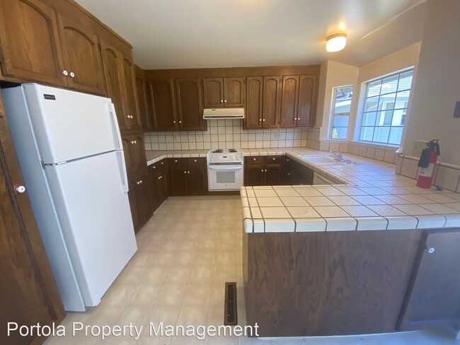 Building Photo - 2 br, 1.5 bath House - 501 Windsor St