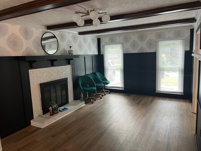 Foto del edificio - 772 Mountainbrooke Cir SW