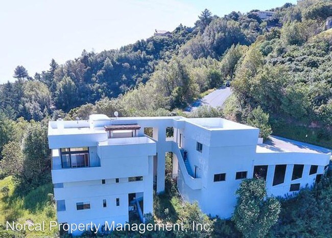 Building Photo - 15520 On Orbit Dr