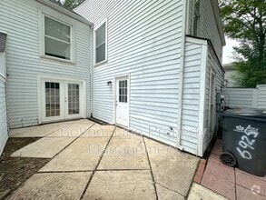 Building Photo - 6925 Stonington Ln