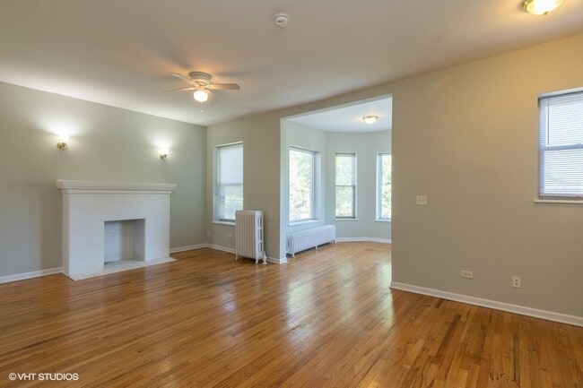 Building Photo - 427 E Oakwood Blvd
