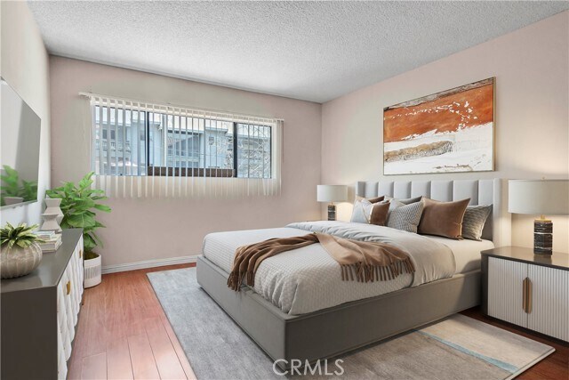 Foto del edificio - 1735 N Fuller Ave