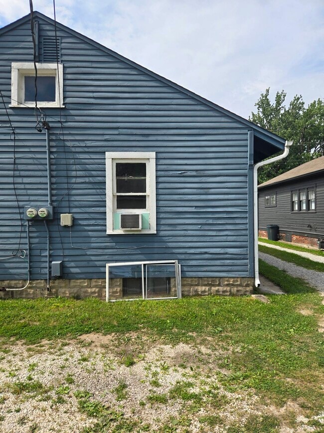 Photo - 721 E 54th St House