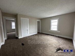 Building Photo - 1233 S 10th St