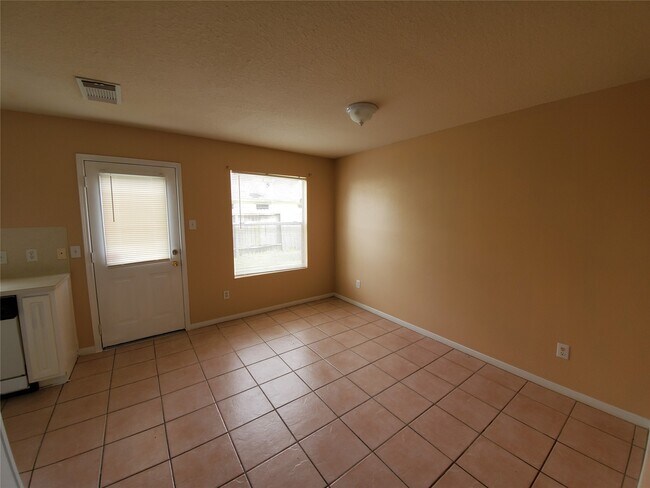 Building Photo - 7310 Fliser