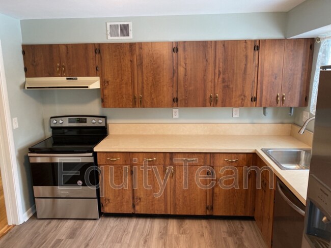 Foto del edificio - 6713 Beechmont Ave