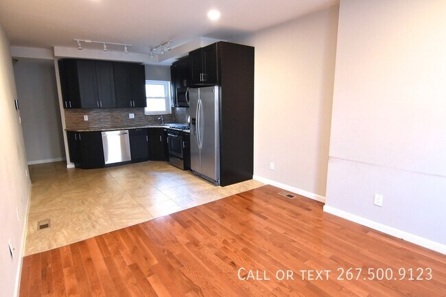 Building Photo - 907 S 13th St