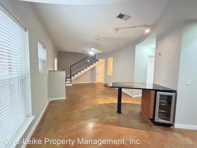 Building Photo - 1 br, 1.5 bath House - 426 N Front #105