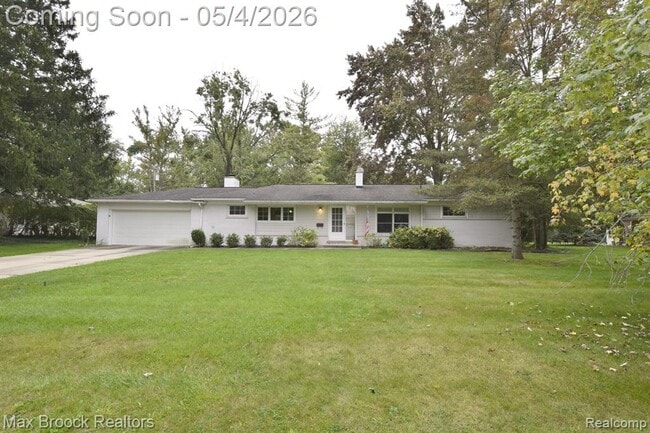 Building Photo - 2687 Heathfield Rd