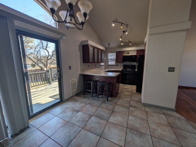 Foto del edificio - 4208 Stoneridge Dr