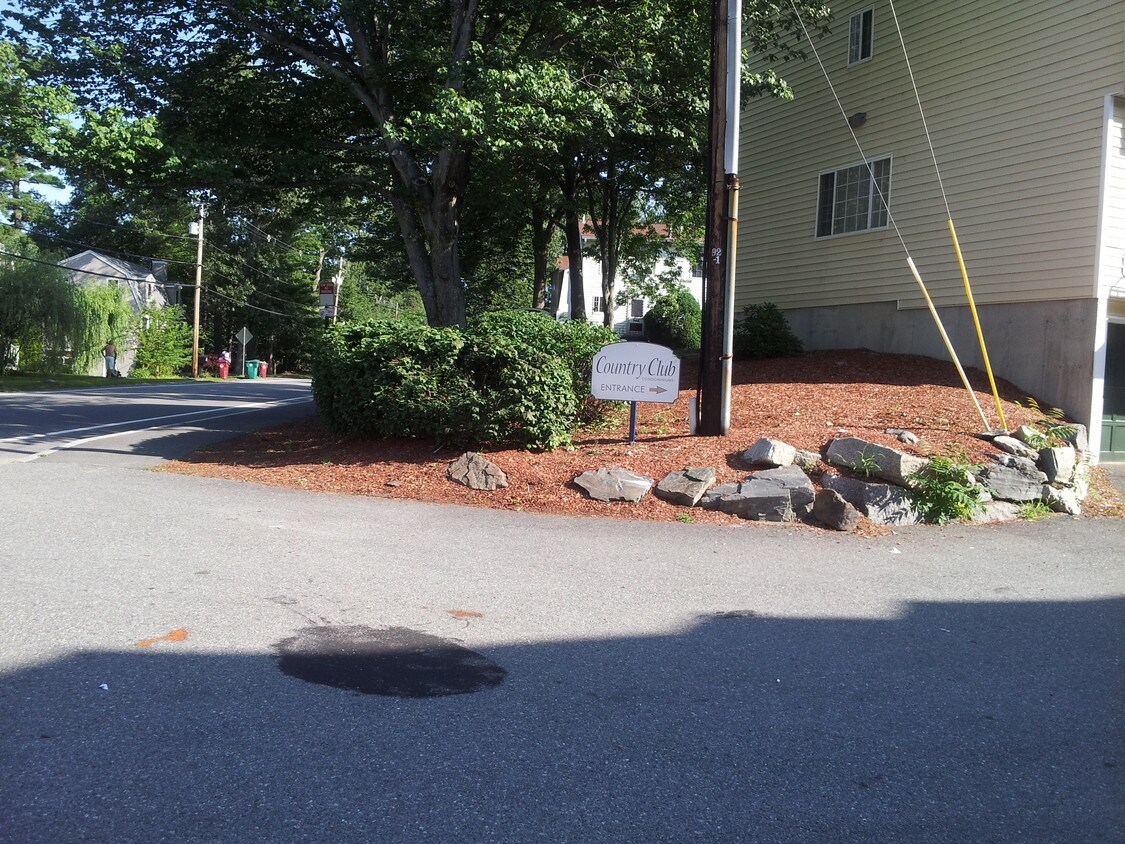 1237 Pawtucket Blvd, Lowell, MA 01854 Townhome Rentals in Lowell MA