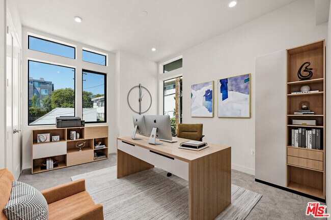 Foto del edificio - 1204 N Orange Grove Ave