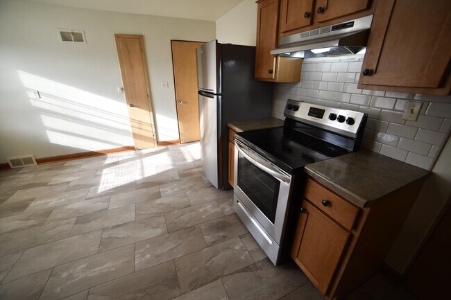 Building Photo - 3330 N 55th St