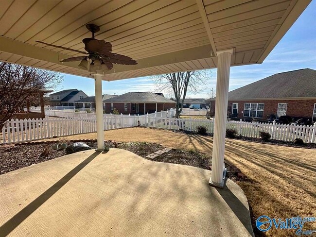 Building Photo - 5002 Blakemore Dr SE