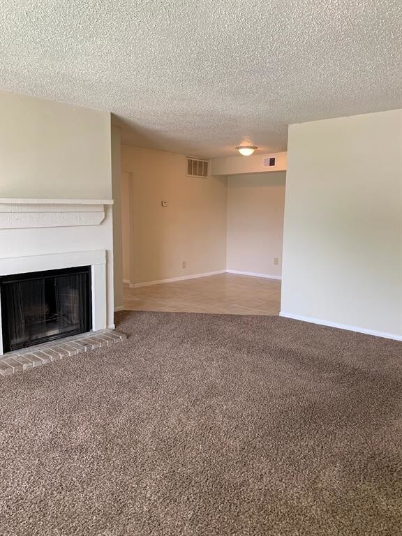 Building Photo - 1907 Greenbriar Colony Dr