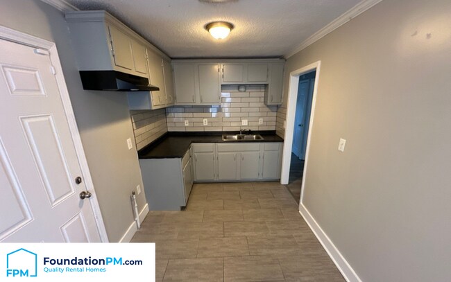 Building Photo - 4392 Ryan St