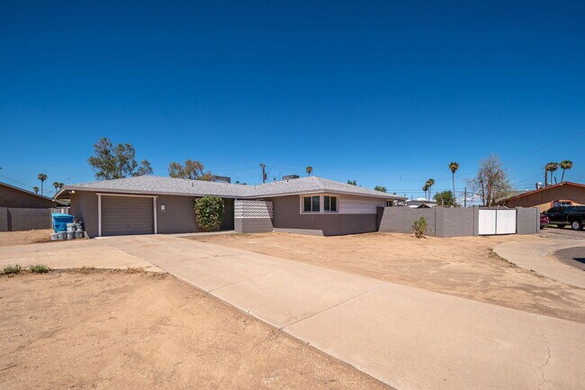Foto del edificio - 4002 N 59th Dr