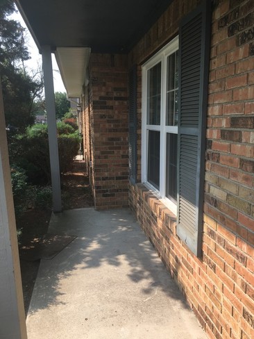 Building Photo - PENDING-Large Condo in Warren Township!