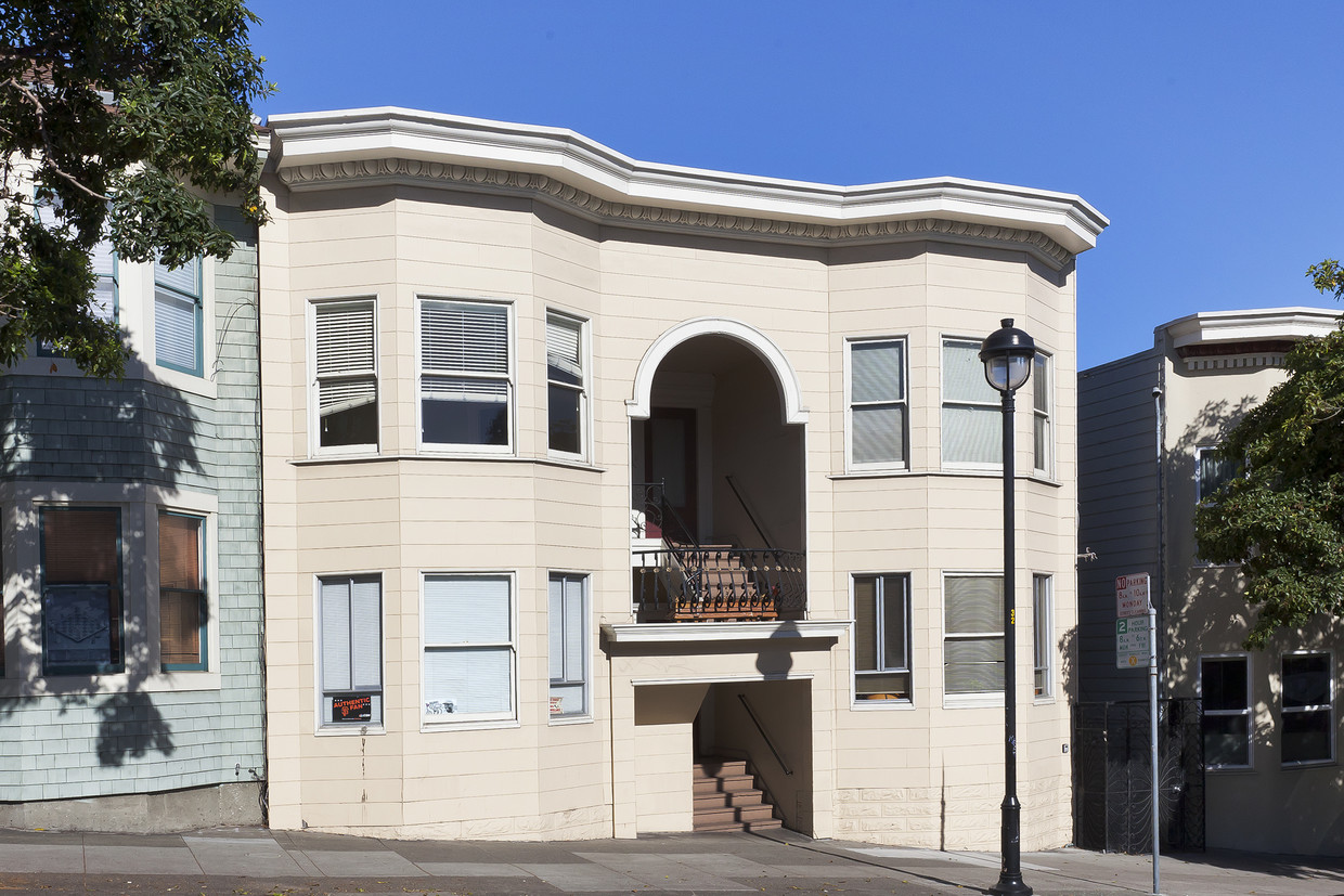Primary Photo - 324-330 Connecticut St