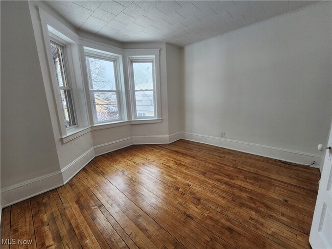 Foto del edificio - 1949 Coltman Rd