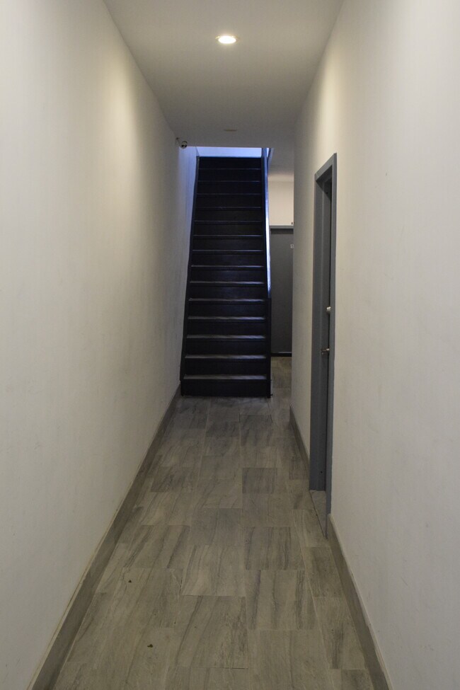 Hallway - 524 Riverdale Ave