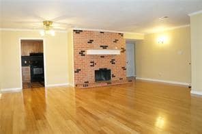Building Photo - 2912 Charter Oak Dr