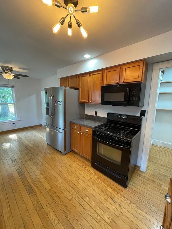 Building Photo - 1404 E Park Pl