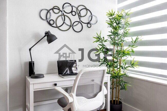 Photo - 270 NE 191st St Apartment