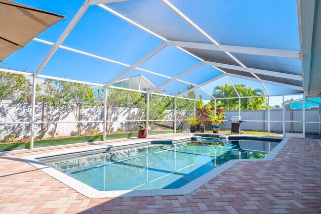 Foto del edificio - 3003 W Vina Del Mar Blvd