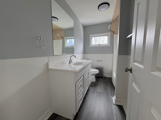 Building Photo - 281 Blackstone St