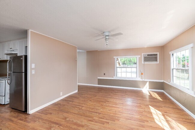 Foto del edificio - One bedroom Private home on Horse Property