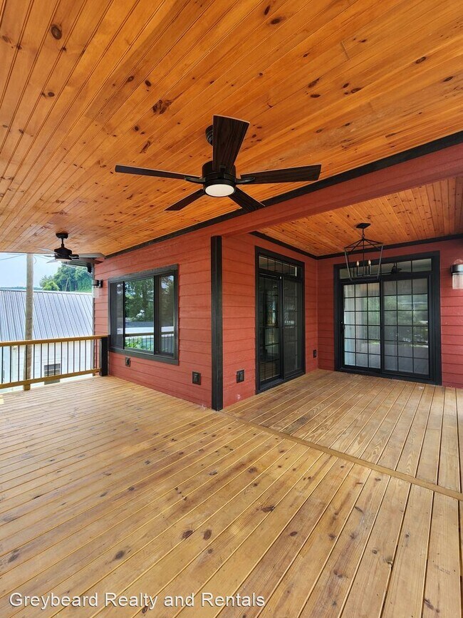 Foto del edificio - 2 br, 2 bath House - 19 Salisbury Ave