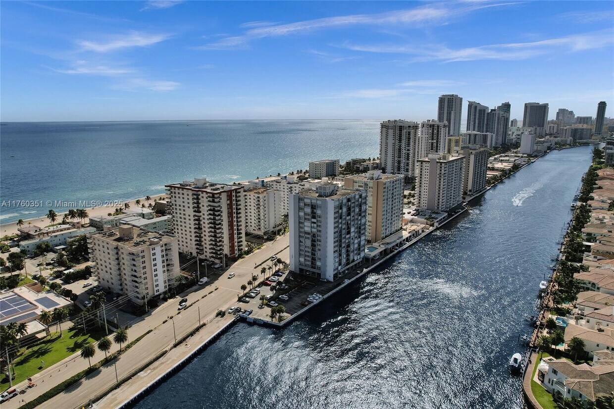 Primary Photo - 1400 S Ocean Dr