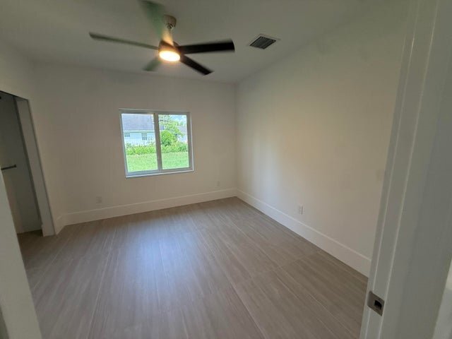 Foto del edificio - 11222 61st St N