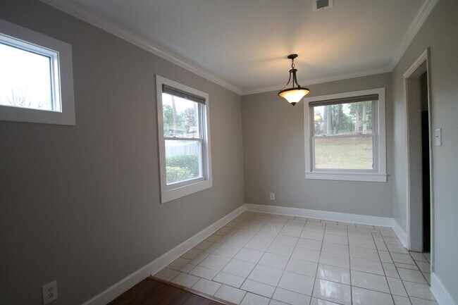 Foto del edificio - Exclusively Offered by Muse Realty, LLC
